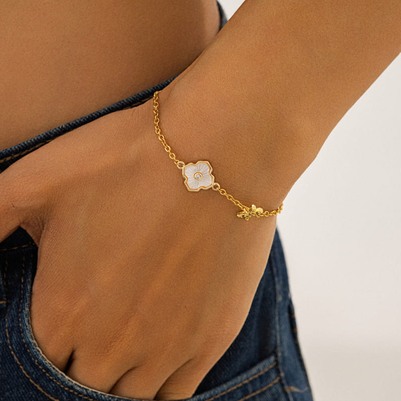 Letter & Clover Mother of Pearl Chain Bracelet