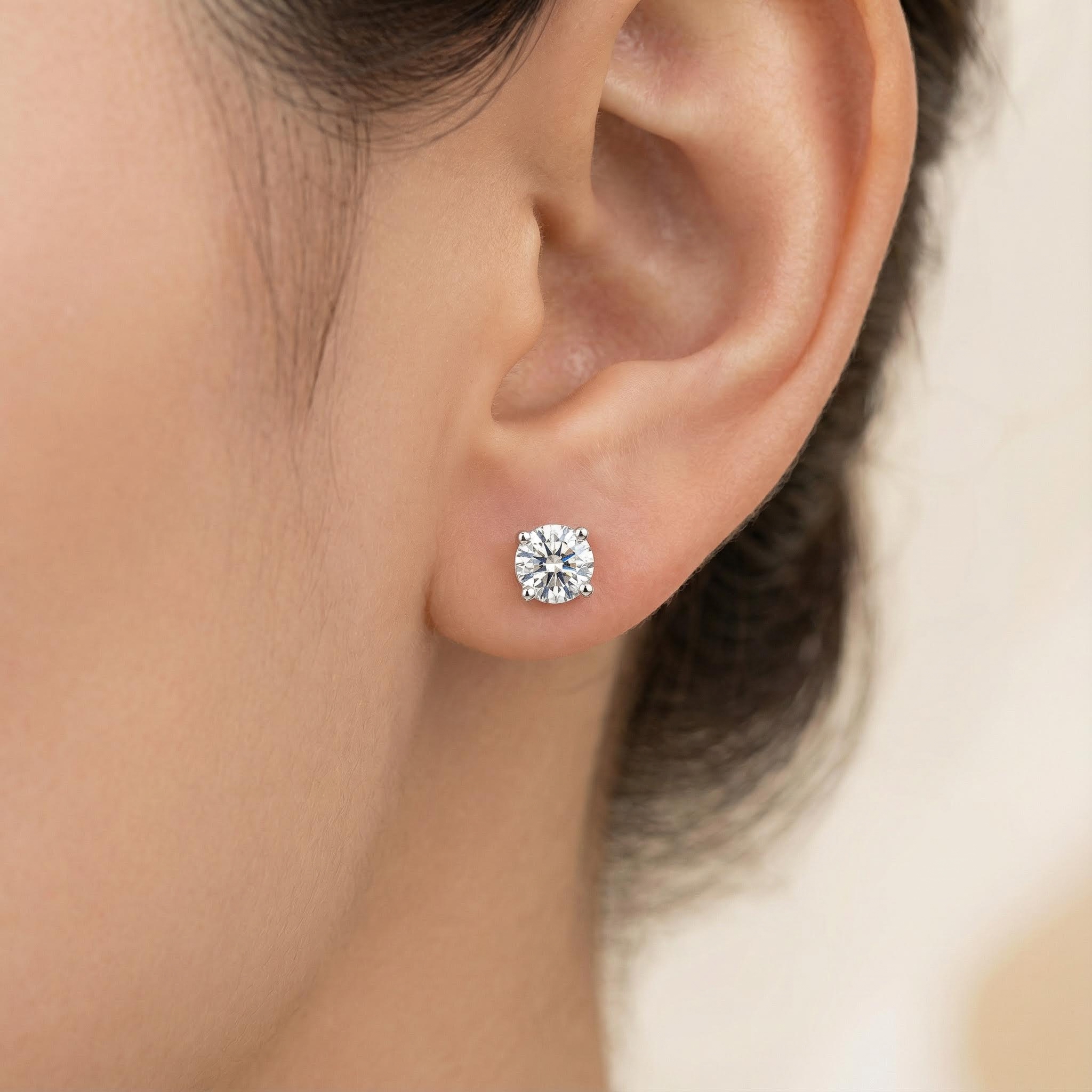 0.1CT/0.3CT/0.5CT/1CT/1.5CT/2CT/3CT Round Cut Moissanite Earrings