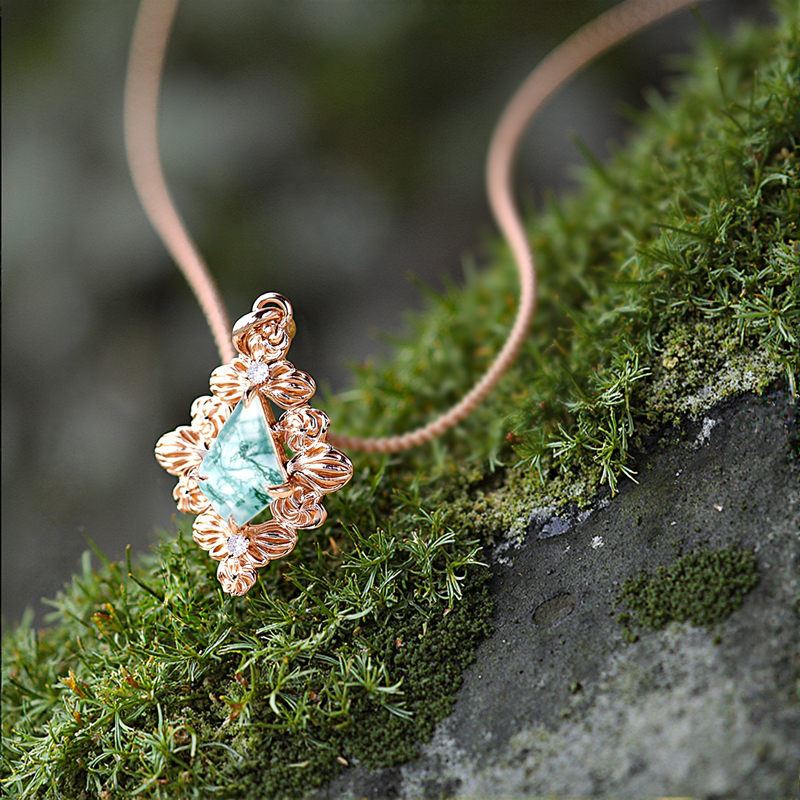 1.27CT Buttercream Kite Cut Moss Agate & Round Cut Moissanite S925 Silver Pendant Necklace