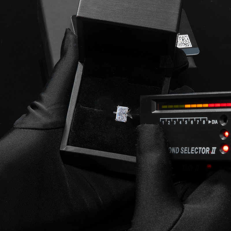 3.26CT Radiant Cut VVS Moissanite S925 Silver Hide Halo Engagement Ring 3.26CT Radiant Cut VVS Moissanite S925 Silver Hide Halo Engagement Ring