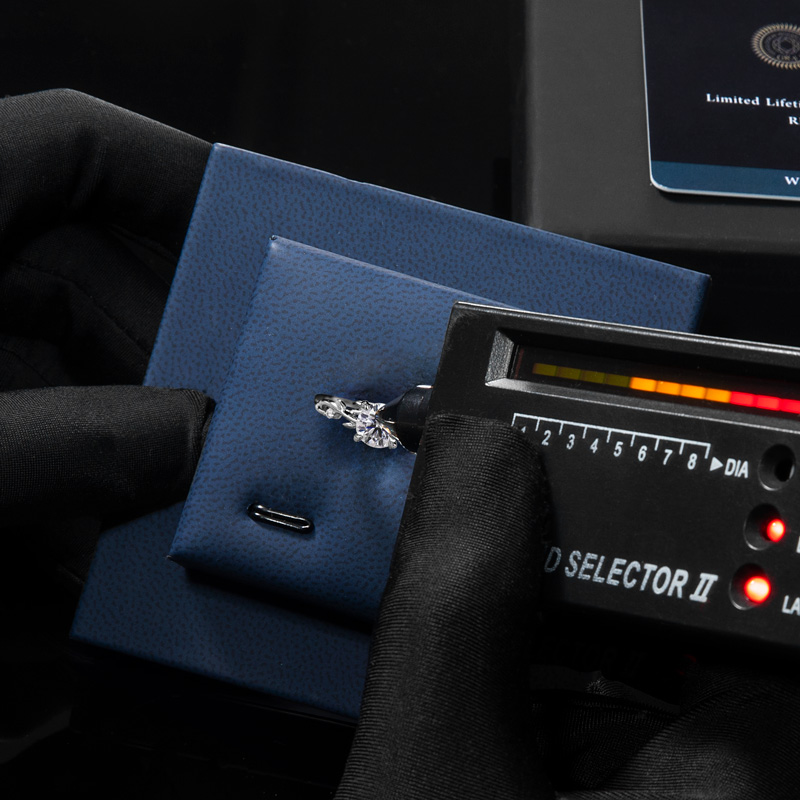 2.06CT Round Cut VVS Moissanite S925 Silver Engagement Ring