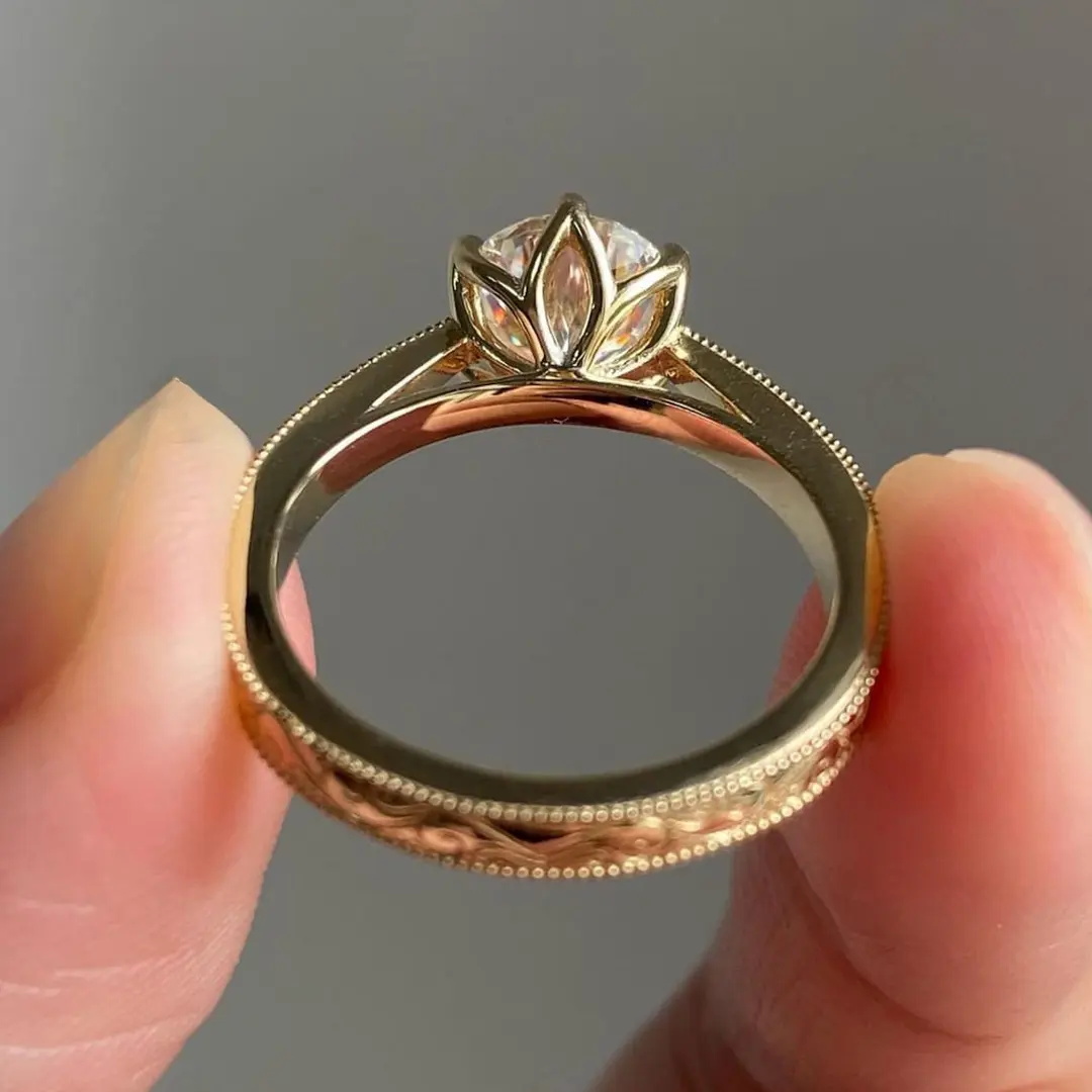 2CT Round Cut VVS Moissanite S925 Silver Engagement Ring