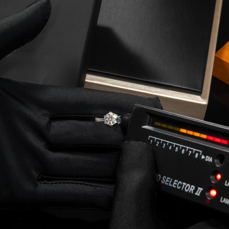 2CT Round Cut VVS Moissanite S925 Silver Engagement Ring