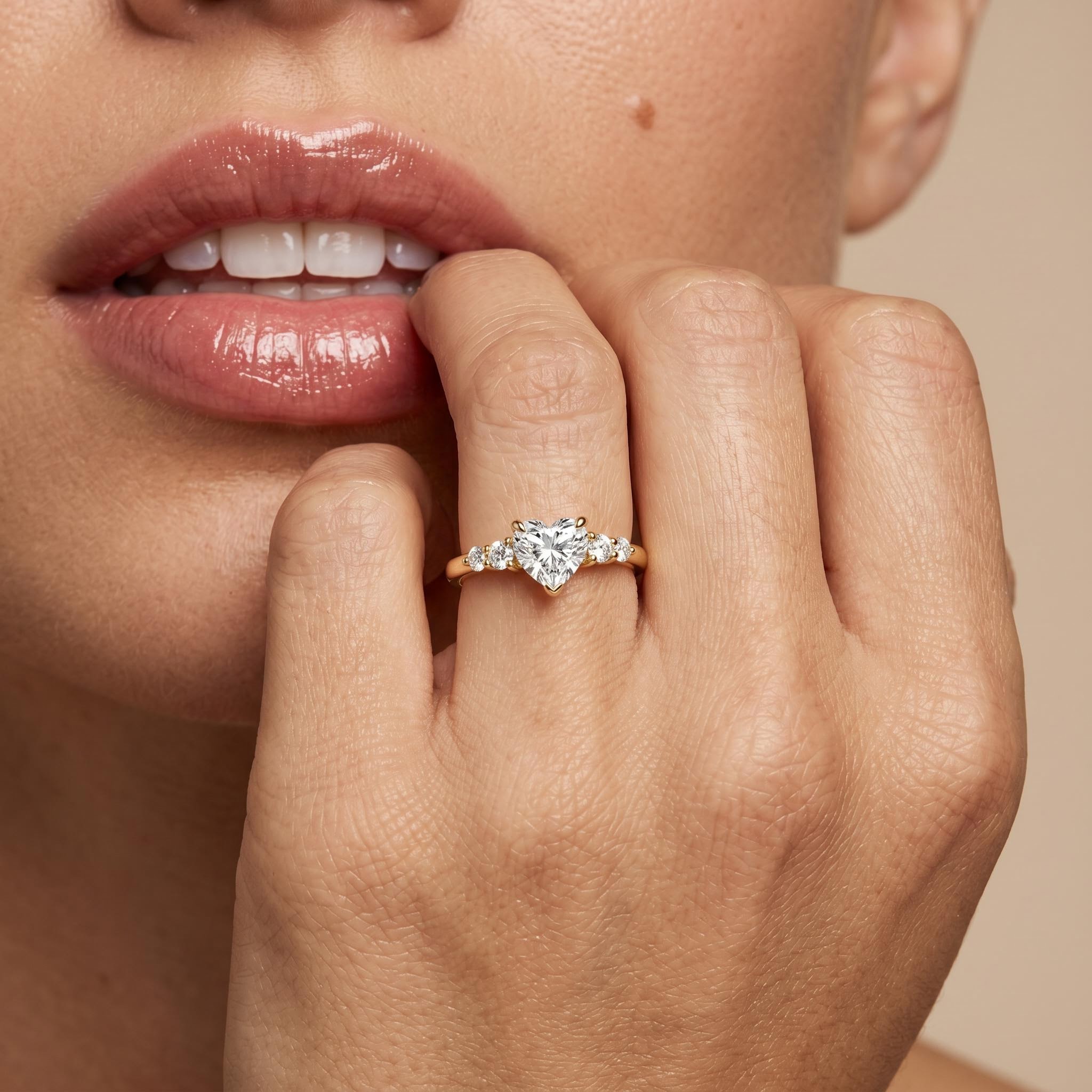 2.24CT Heart & Round Cut VVS Moissanite S925 Silver Engagement Ring 2.24CT Heart & Round Cut VVS Moissanite S925 Silver Engagement Ring