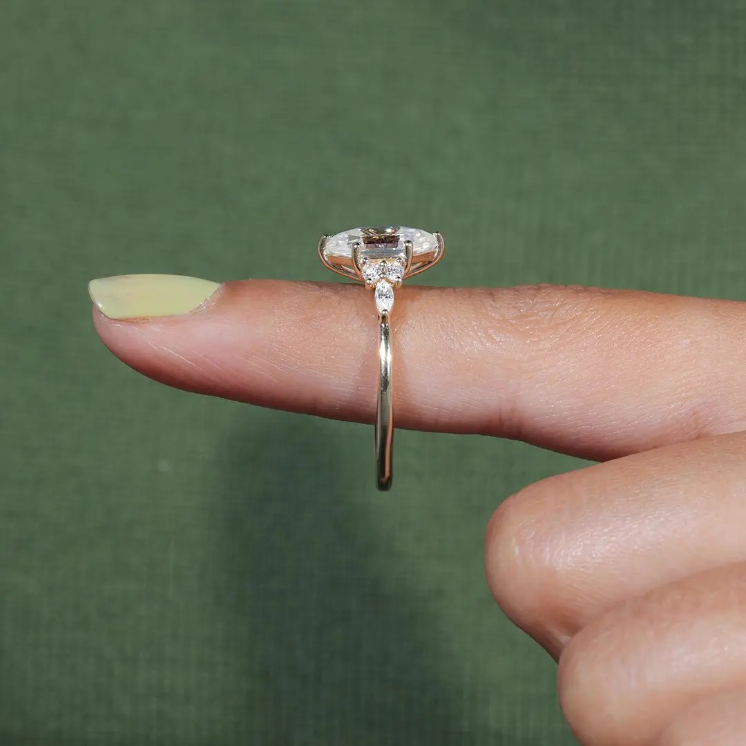 2.26CT Long Hexagon Cut VVS Moissante S925 Silver Engagement Ring 2.26CT Long Hexagon Cut VVS Moissante S925 Silver Engagement Ring