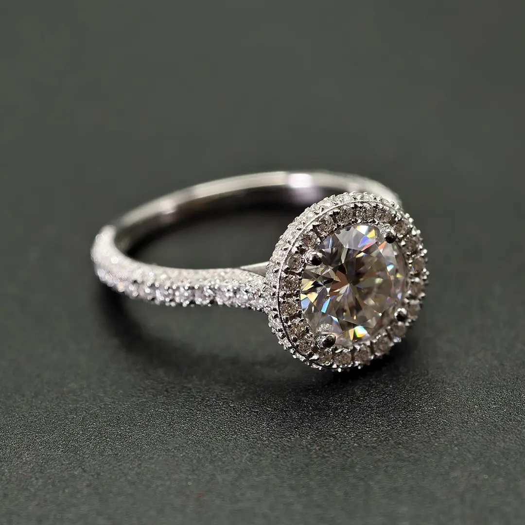 2.82CT Round Cut VVS Moissanite S925 Silver Halo Engagement Ring With Paved Setting