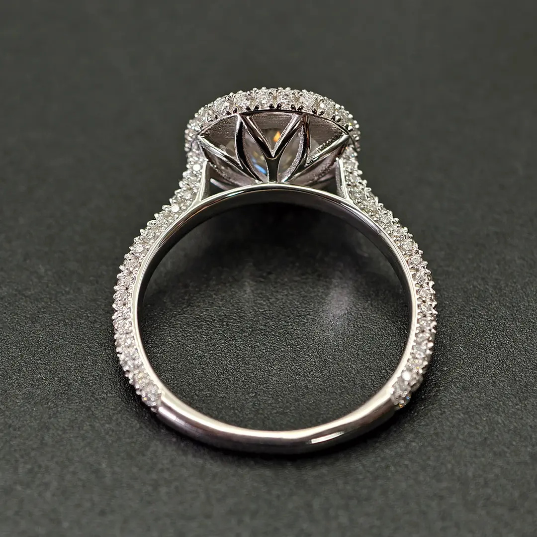 2.82CT Round Cut VVS Moissanite S925 Silver Halo Engagement Ring With Paved Setting