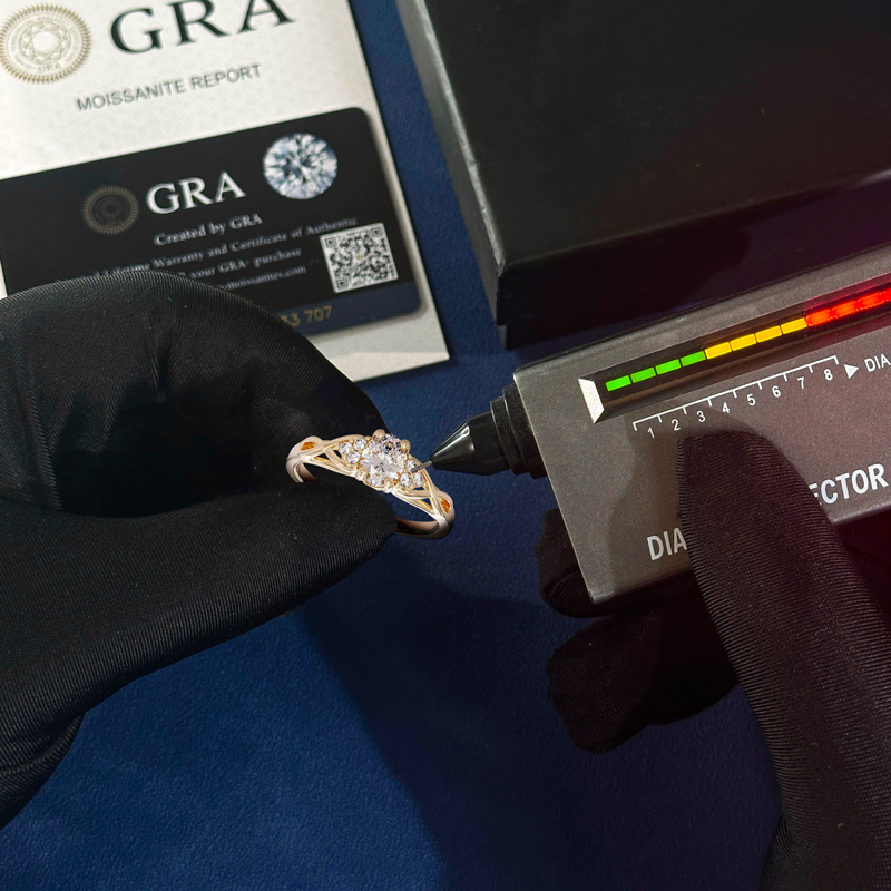 1.18CT Oval & Round Cut VVS Moissanite S925 Silver Engagement Ring 1.18CT Oval & Round Cut VVS Moissanite S925 Silver Engagement Ring