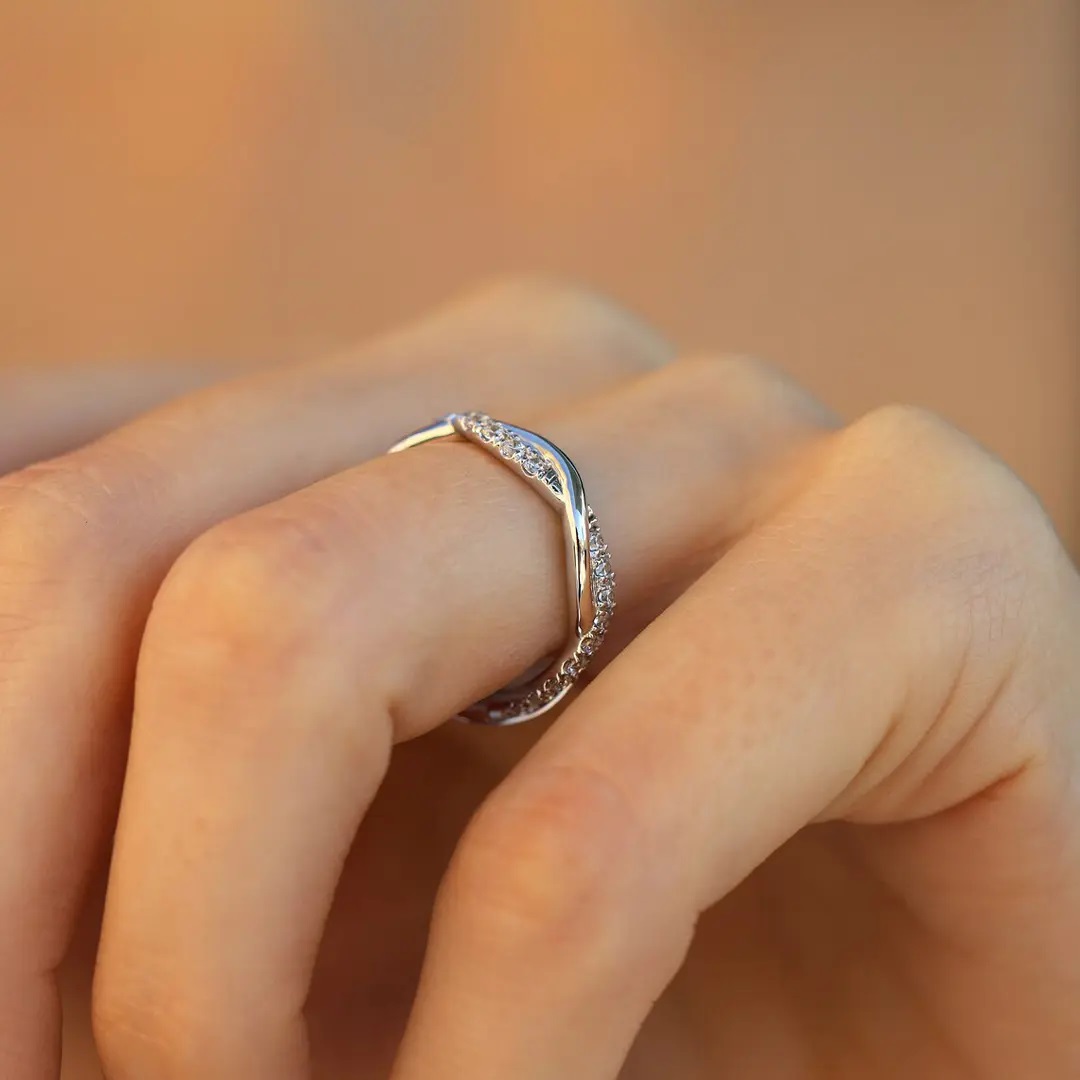 0.36CT Round Cut VVS Moissanite S925 Silver Twisted Wedding Band