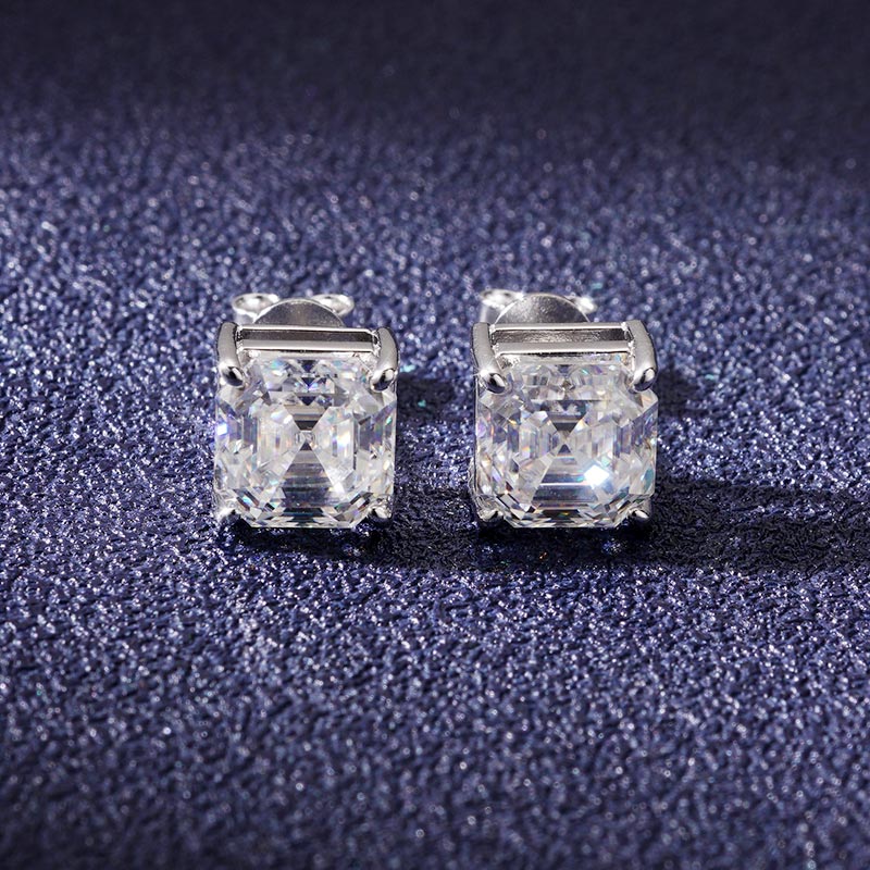 Custom S925 & VVS1 Moissanite Stud Earrings Deposit