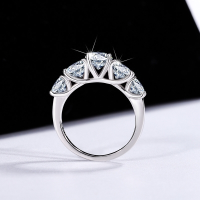 S925 Silver VVS Moissanite 3.6Ct Round Cut Women's Band S925 Silver VVS Moissanite 3.6Ct Round Cut Women's Band