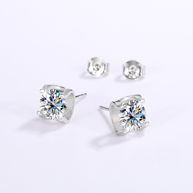 0.5Ct/1Ct VVS Moissanite S925 Silver Round Cut Stud Earrings