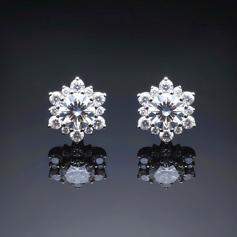 925S & VVS Moissanite Snowflake Stud Earrings in White Gold