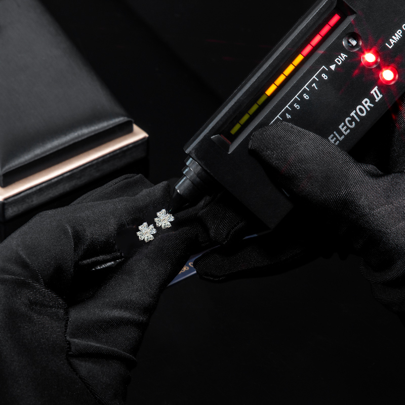 Four Leaf Clover Heart Cut VVS Moissanite S925 Silver Earrings