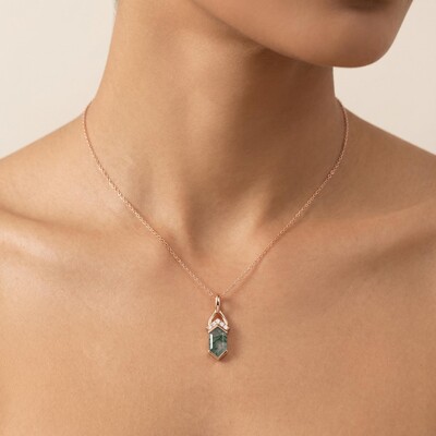 1.275CT Elongated Hexagon Cut Moss Agate Fishtail Diamond Accented S925 Silver Pendant Necklace