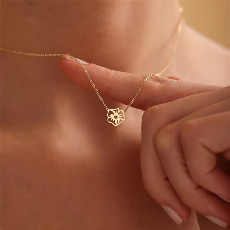 Personalized Birth Flower Necklace Personalized Birth Flower Necklace
