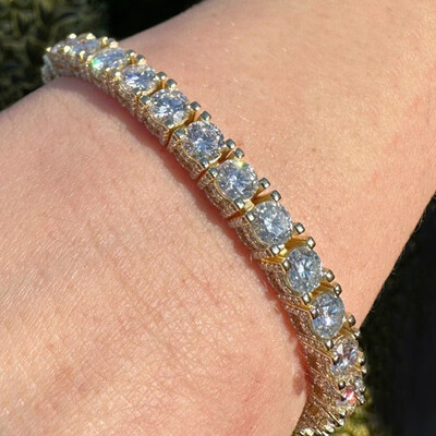 925S & VVS Moissanite 5mm Tennis Bracelet with Iced Out Sides 925S & VVS Moissanite 5mm Tennis Bracelet with Iced Out Sides
