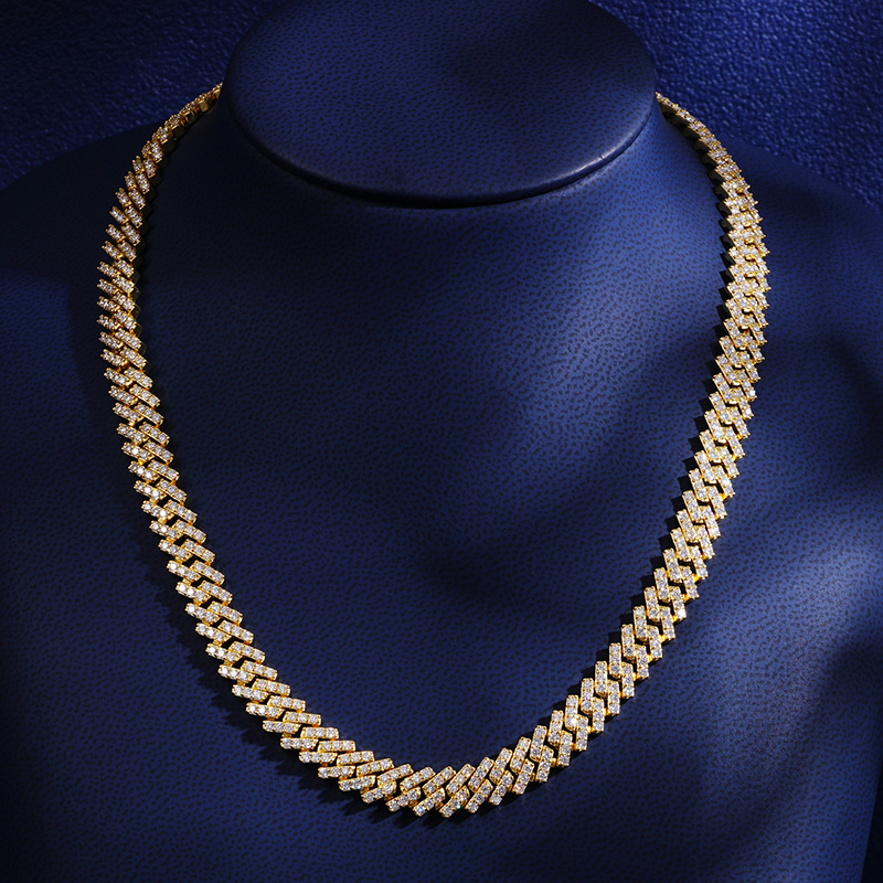 925S & VVS Moissanite 8mm Cuban Link Chain