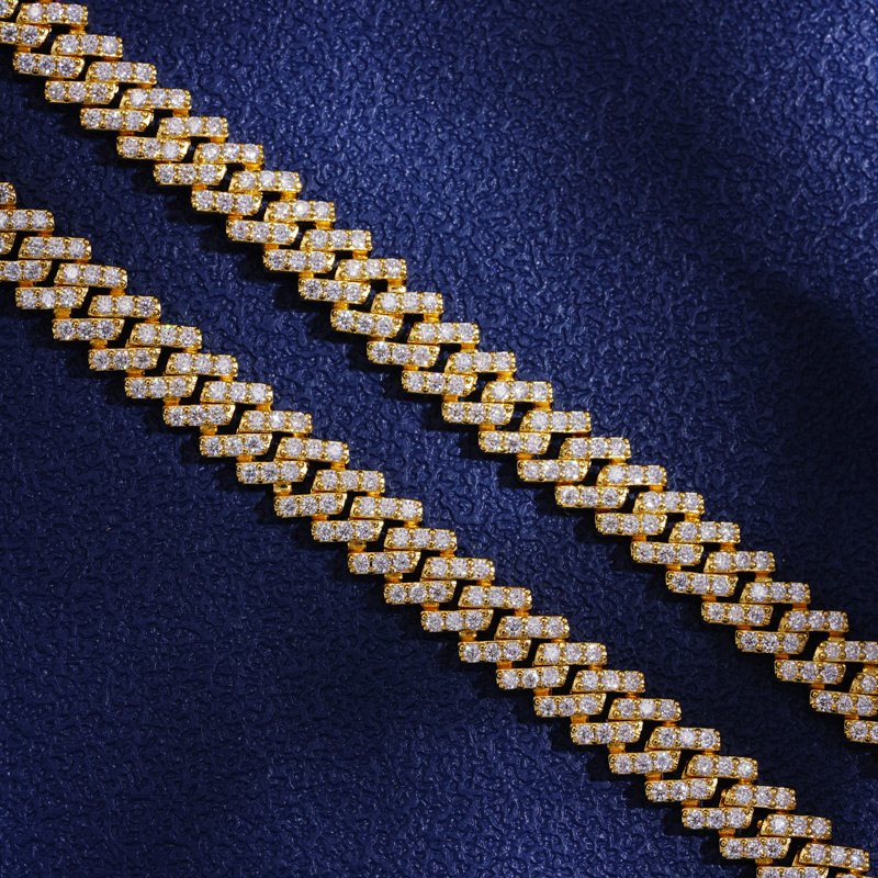 925S & VVS Moissanite 8mm Cuban Link Chain