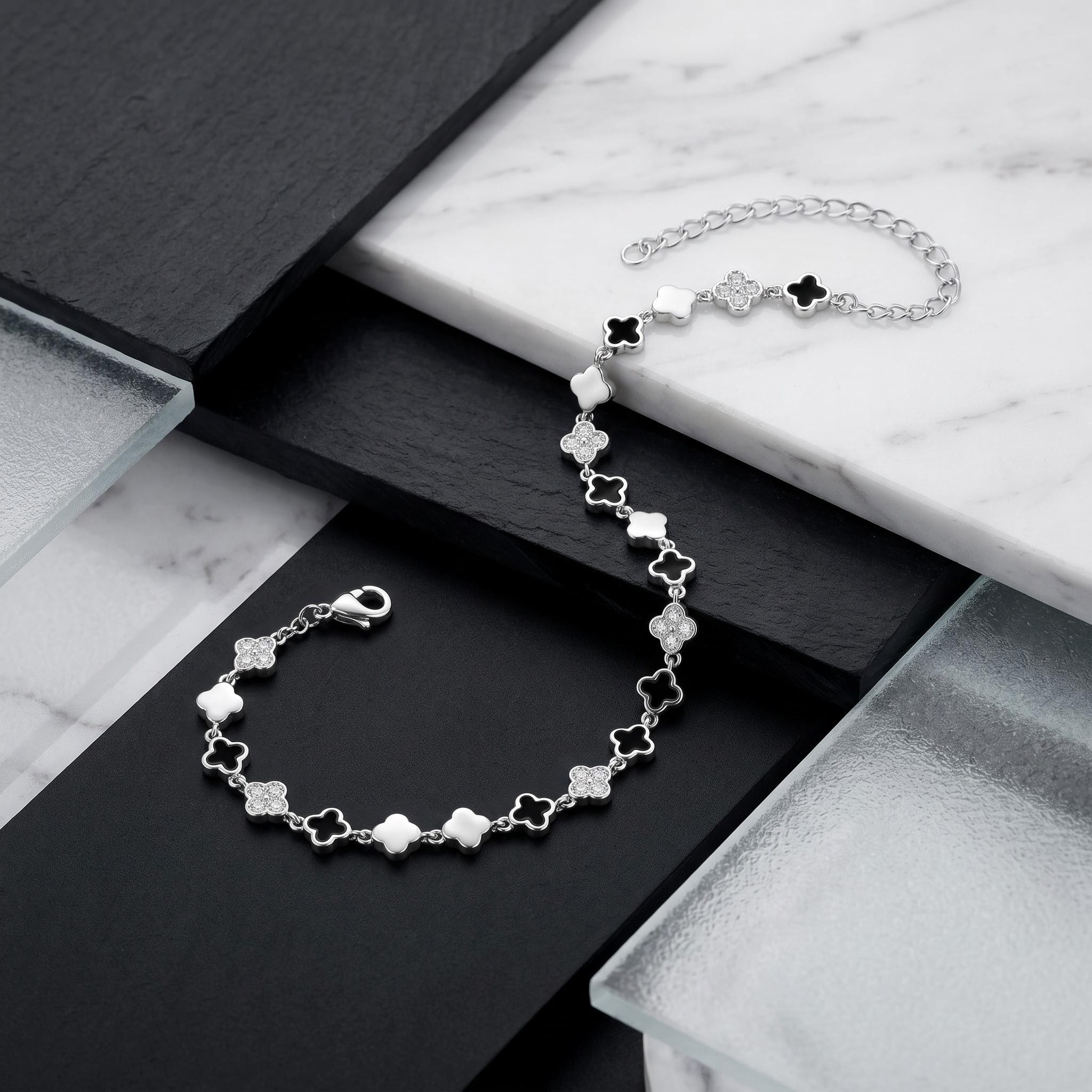 Elegant Four Leaf Clover Bracelet Elegant Four Leaf Clover Bracelet