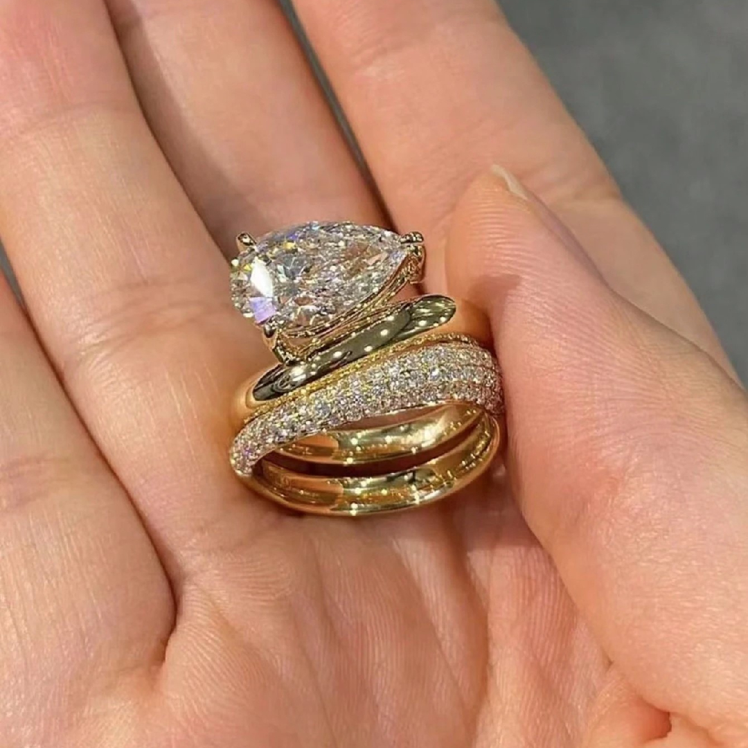 4CT Pear Cut VVS Moissanite Bridal Ring Set Pave Curved Style Wedding Ring Set 4CT Pear Cut VVS Moissanite Bridal Ring Set Pave Curved Style Wedding Ring Set