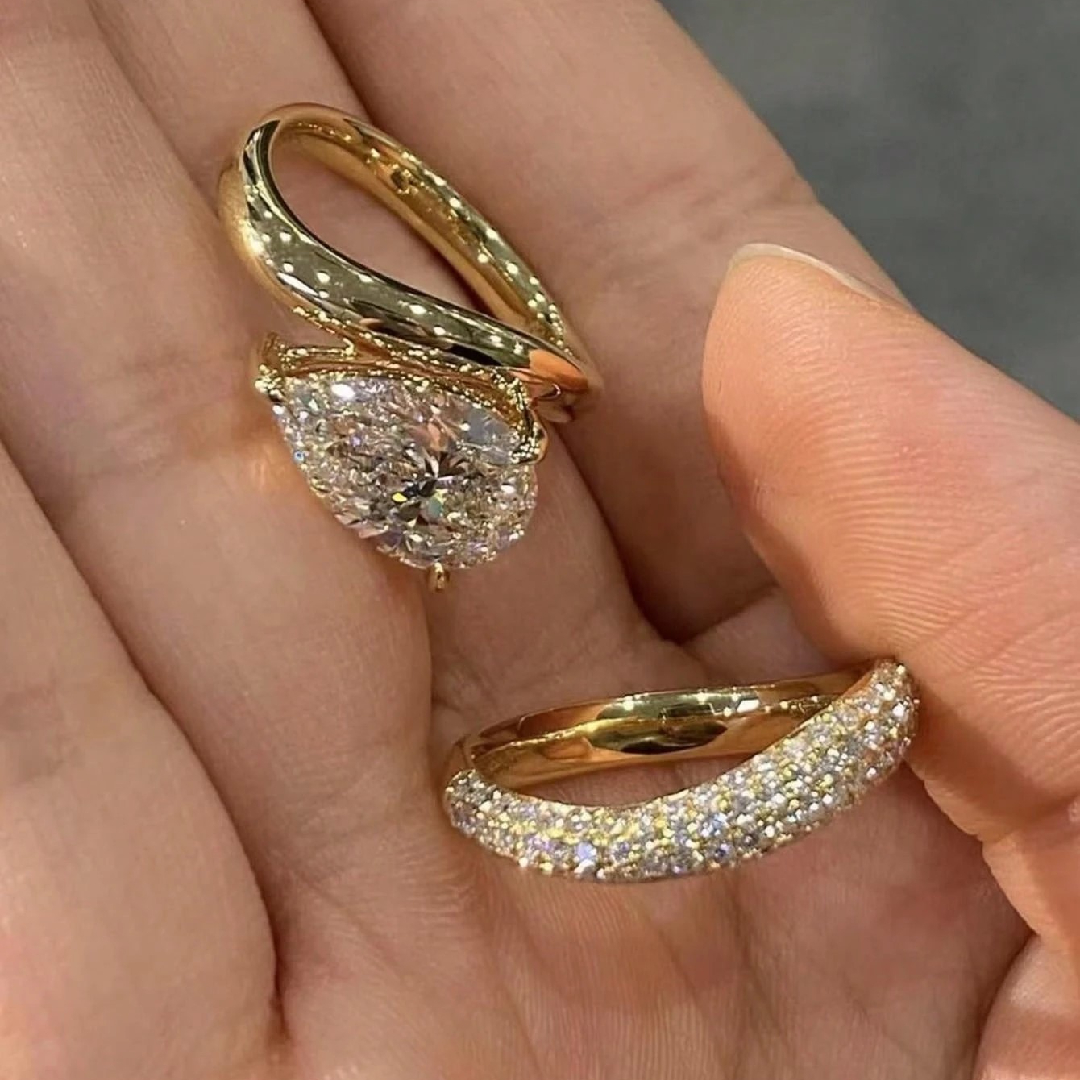 4CT Pear Cut VVS Moissanite Bridal Ring Set Pave Curved Style Wedding Ring Set 4CT Pear Cut VVS Moissanite Bridal Ring Set Pave Curved Style Wedding Ring Set