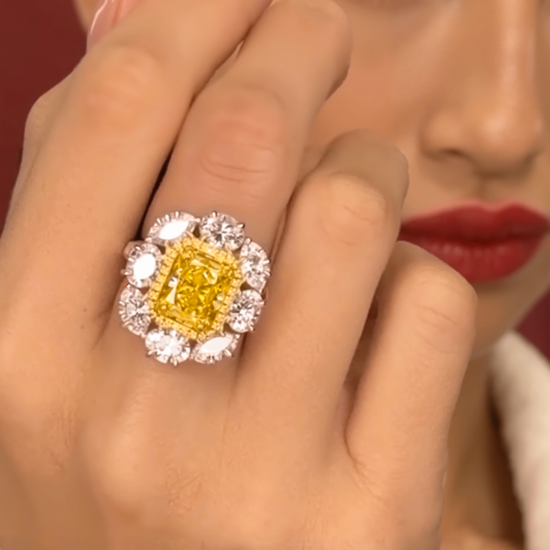 6.17CT Radiant Cut Center Stone Halo Diamond Engagement Ring 6.17CT Radiant Cut Center Stone Halo Diamond Engagement Ring