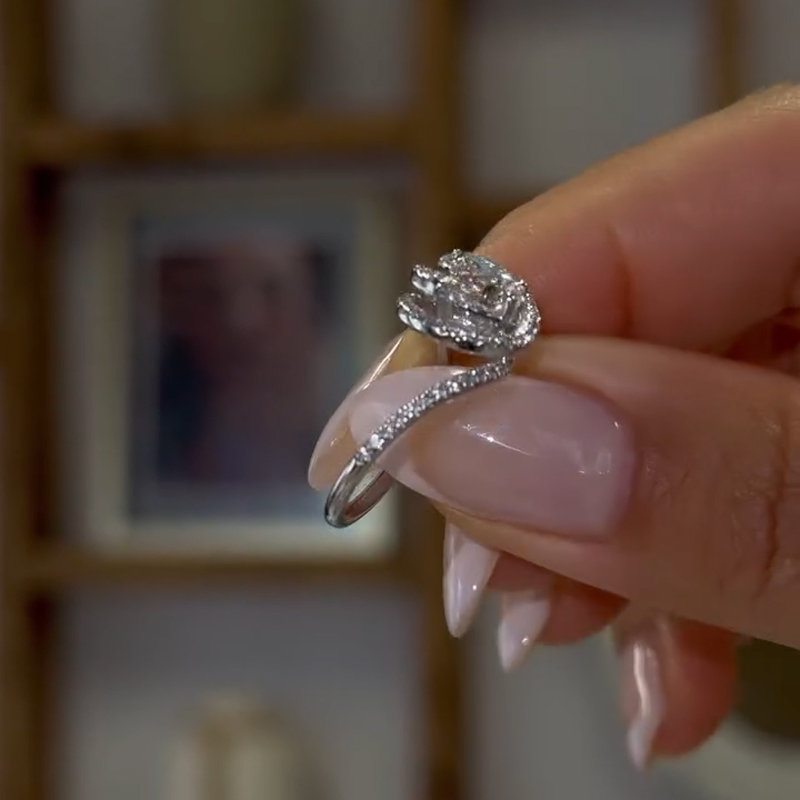 2.32CT Round Cut VVS Moissanite Twisting Halo Engagement Ring