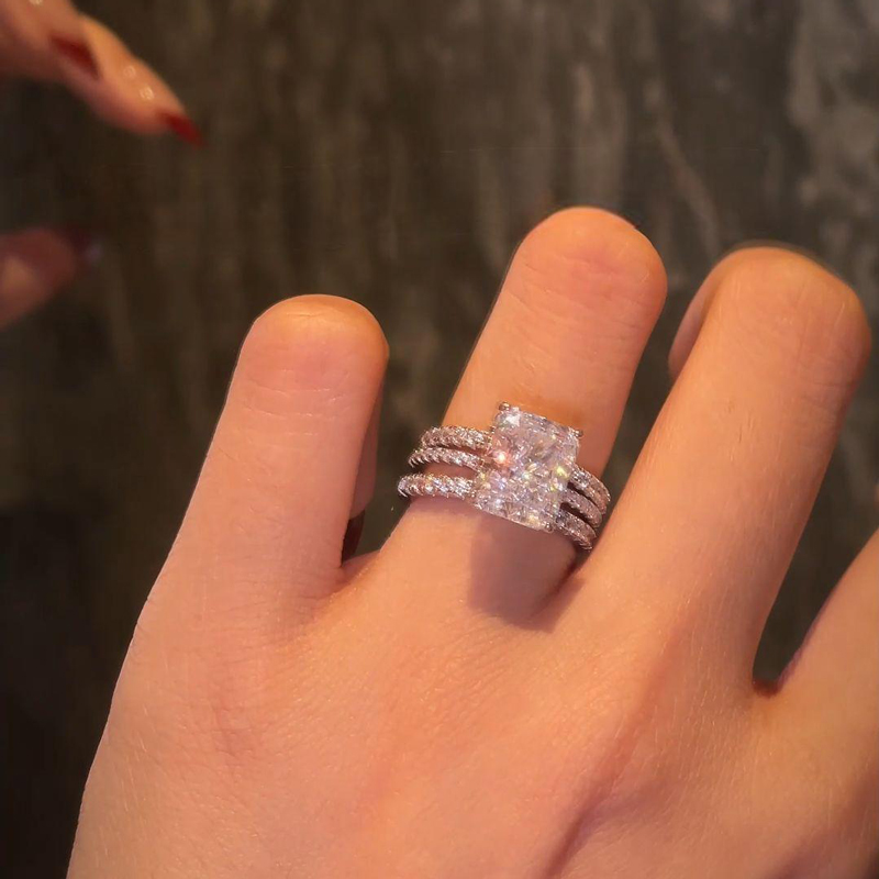 2.68CT Radiant Cut VVS Moissanite Cluster Engagement Ring Set