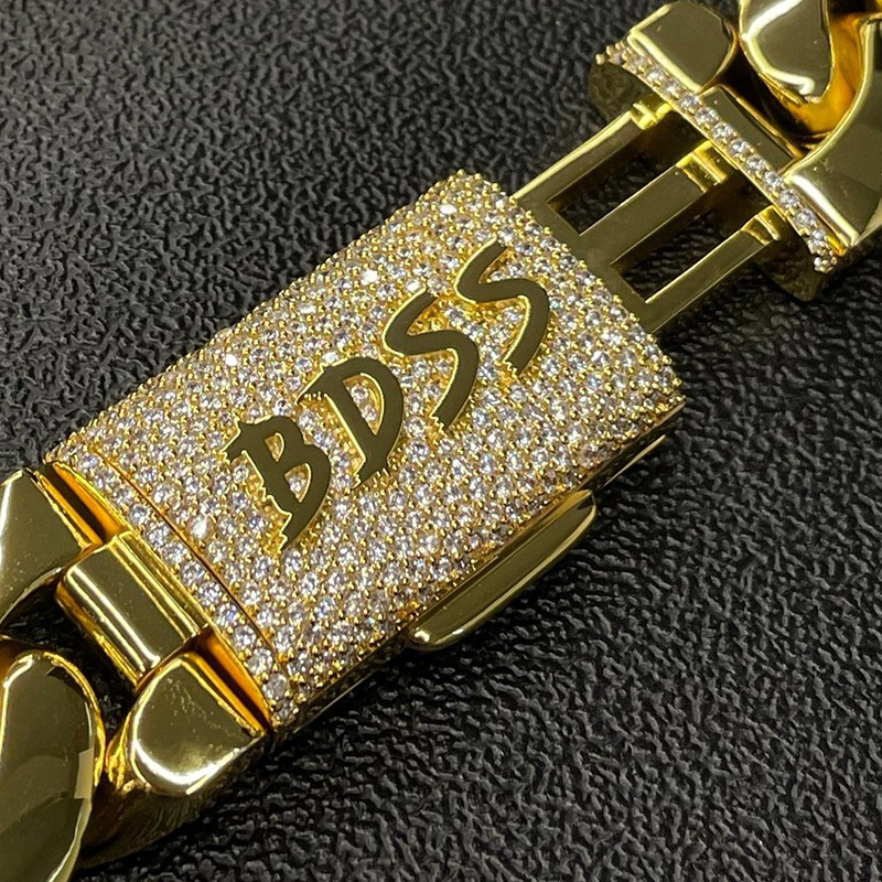 22mm 925S & VVS Moissanite Box Clasp Stainless Steel Cuban Chain 22mm 925S & VVS Moissanite Box Clasp Stainless Steel Cuban Chain