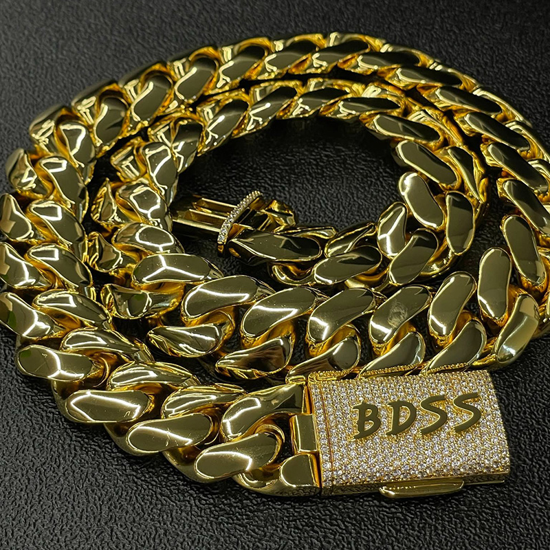 22mm 925S & VVS Moissanite Box Clasp Stainless Steel Cuban Chain 22mm 925S & VVS Moissanite Box Clasp Stainless Steel Cuban Chain