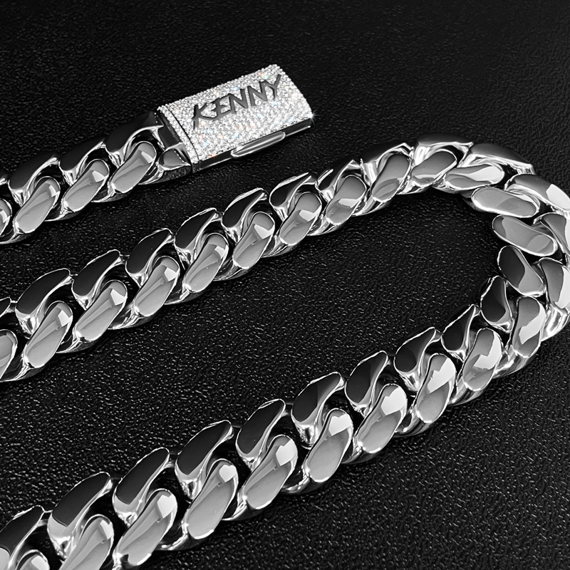 22mm 925S & VVS Moissanite Box Clasp Stainless Steel Cuban Chain 22mm 925S & VVS Moissanite Box Clasp Stainless Steel Cuban Chain