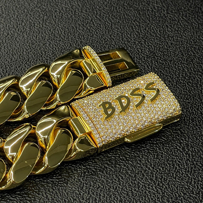 22mm 925S & VVS Moissanite Box Clasp Stainless Steel Cuban Chain 22mm 925S & VVS Moissanite Box Clasp Stainless Steel Cuban Chain