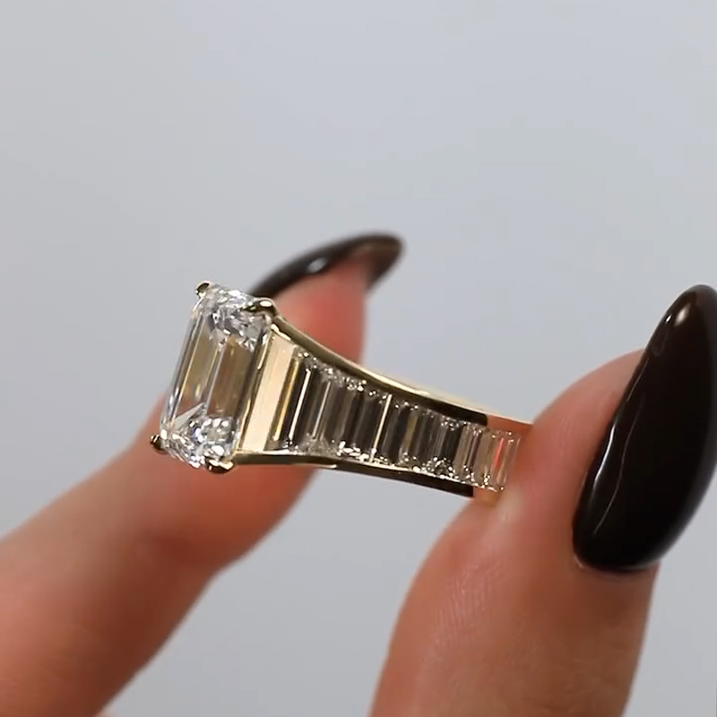 4.08CT Emerald Cut VVS Moissanite Side Stone Engagement Ring 4.08CT Emerald Cut VVS Moissanite Side Stone Engagement Ring