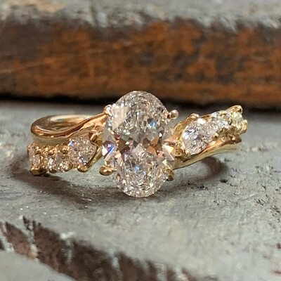 7.8CT Oval Cut VVS Moissanite Twisted Engagement Ring