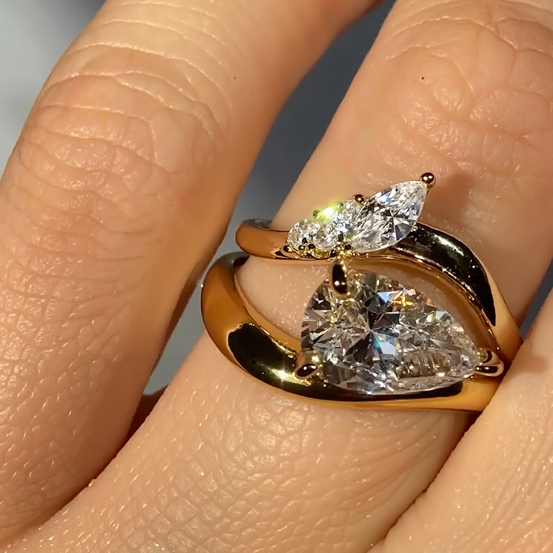 2.4CT Pear Cut VVS Moissanite Twisted Engagement Ring Set