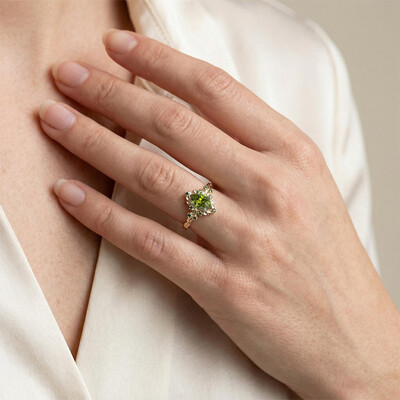 1.3CT Exquisite Green Gemstone Vintage-Inspired Engagement Ring