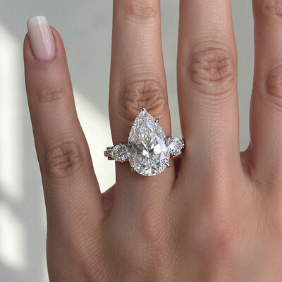 4.2CT Pear Cut VVS Moissanite Three Stone Engagement Ring
