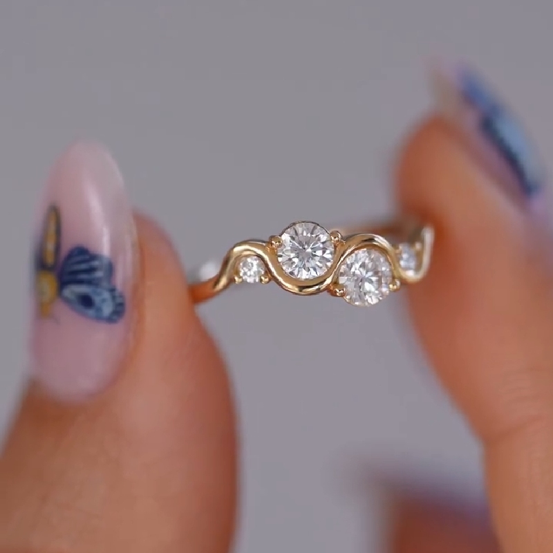 1.06CT Round Cut VVS Moissanite Wave-Set Engagement Ring 1.06CT Round Cut VVS Moissanite Wave-Set Engagement Ring