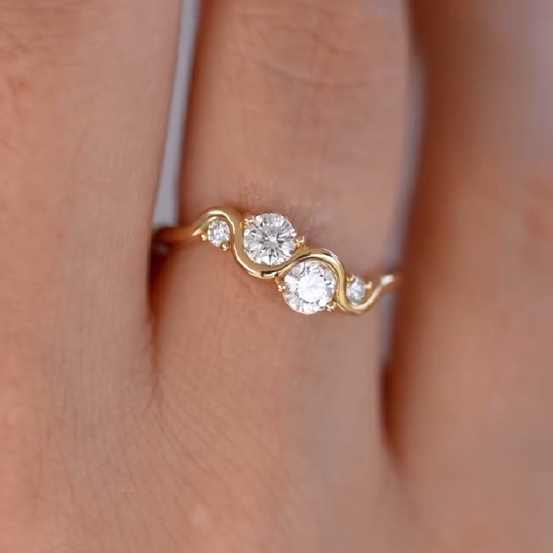 1.06CT Round Cut VVS Moissanite Wave-Set Engagement Ring 1.06CT Round Cut VVS Moissanite Wave-Set Engagement Ring