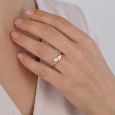 1.06CT Round Cut VVS Moissanite Wave-Set Engagement Ring