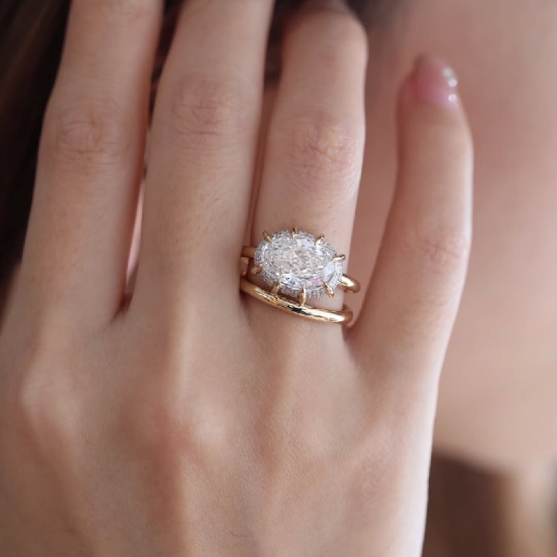 3.4CT Oval Cut VVS Moissanite Eight Claws Engagement Ring