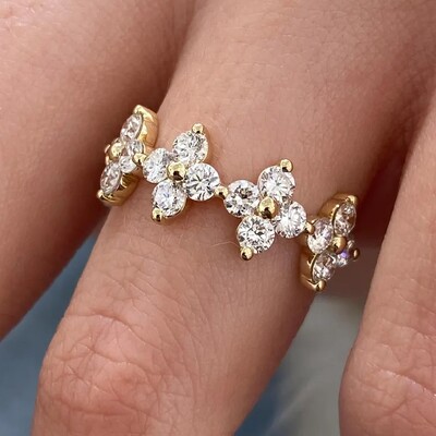 2CT Round Cut  VVS Moissanite Floral Cluster Wedding Band