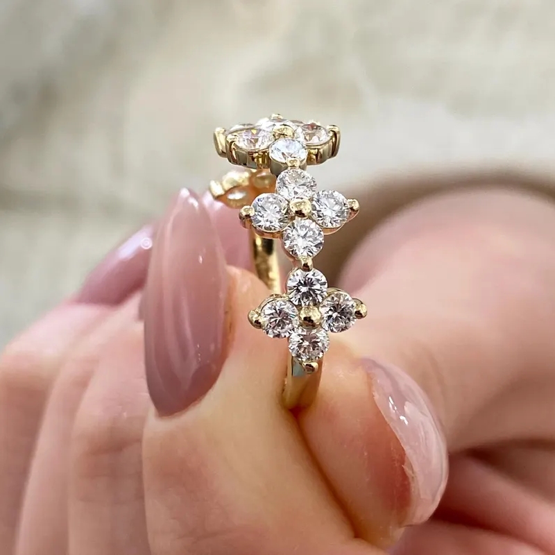 2CT Round Cut  VVS Moissanite Floral Cluster Wedding Band