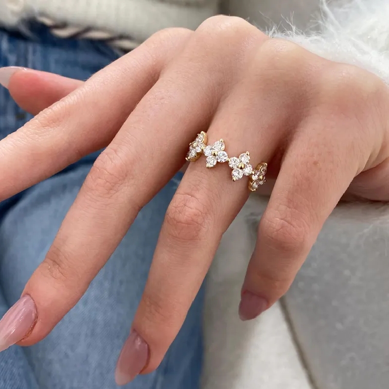 2CT Round Cut  VVS Moissanite Floral Cluster Wedding Band