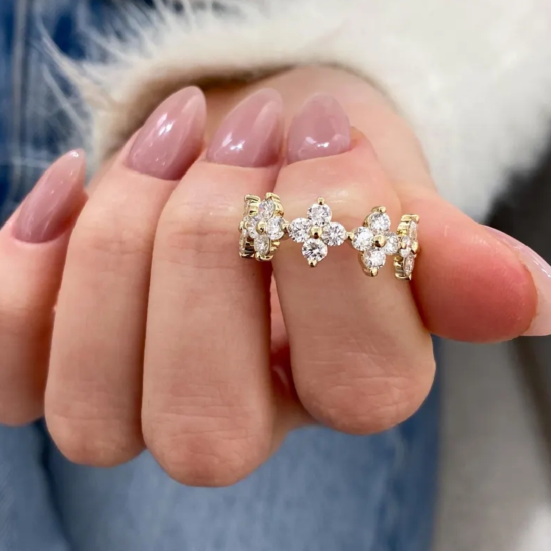 2CT Round Cut  VVS Moissanite Floral Cluster Wedding Band