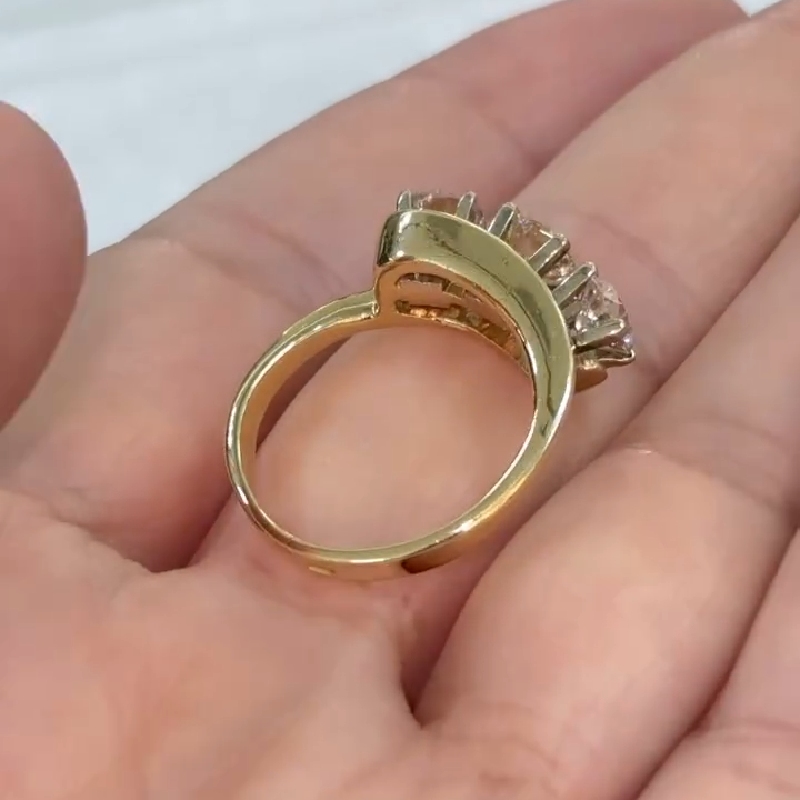 1.8CT Round Cut VVS Moissanite Engagement Ring