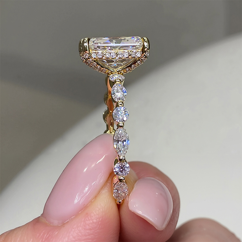 5.95CT Radiant Cut VVS Moissanite Halo Engagement Ring 5.95CT Radiant Cut VVS Moissanite Halo Engagement Ring