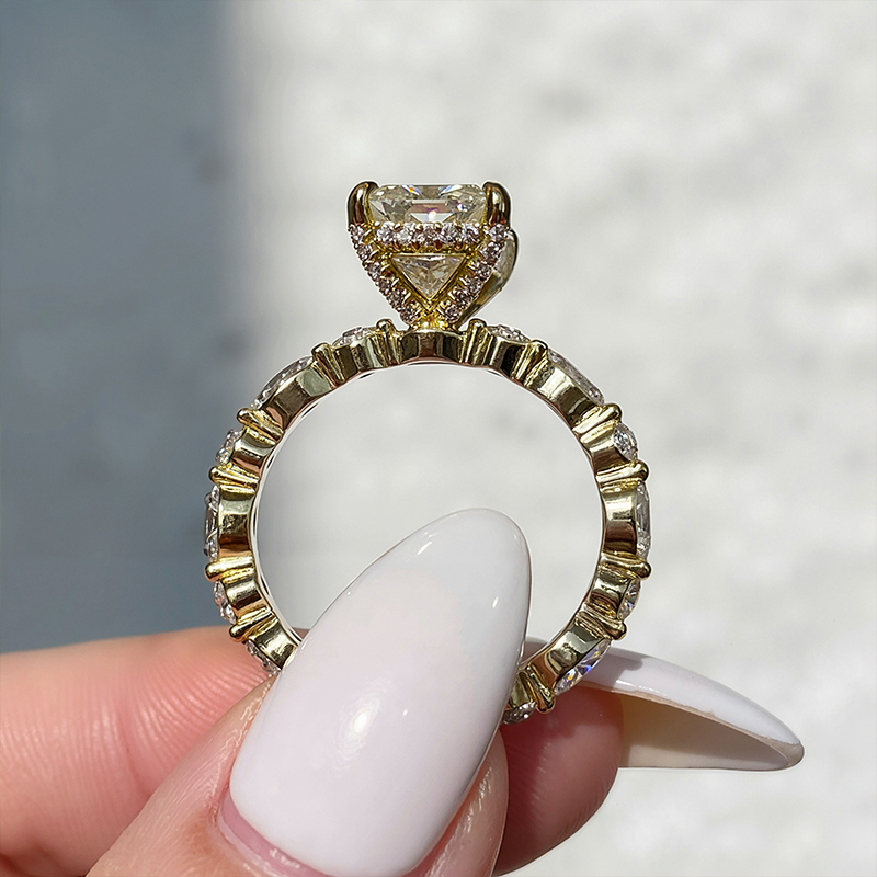 5.95CT Radiant Cut VVS Moissanite Halo Engagement Ring 5.95CT Radiant Cut VVS Moissanite Halo Engagement Ring