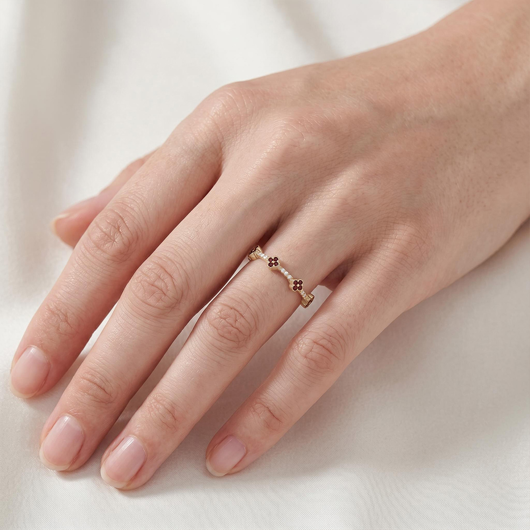 Four-Leaf Clover Pave Diamond Wedding Band Four-Leaf Clover Pave Diamond Wedding Band